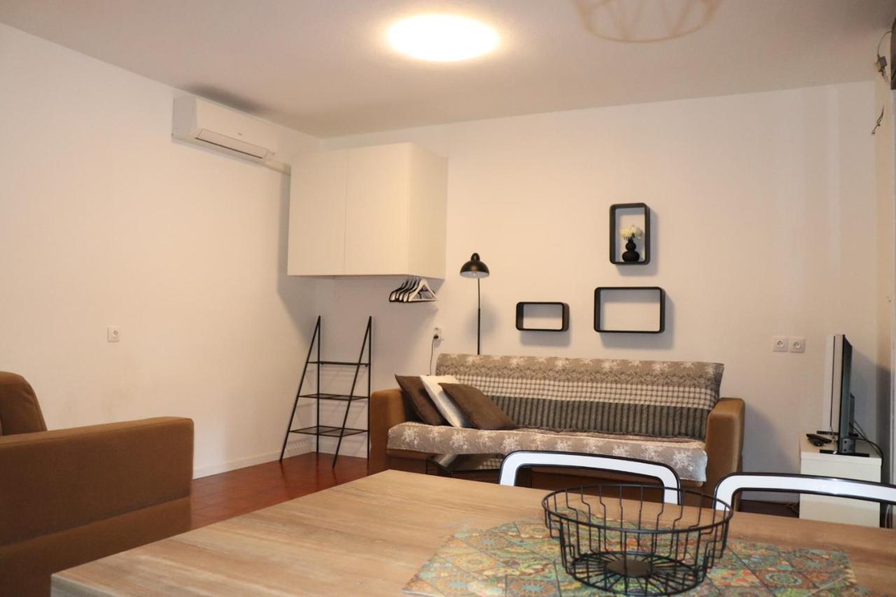 זמברטיה Apartments Zvezdica*** With Garden מראה חיצוני תמונה