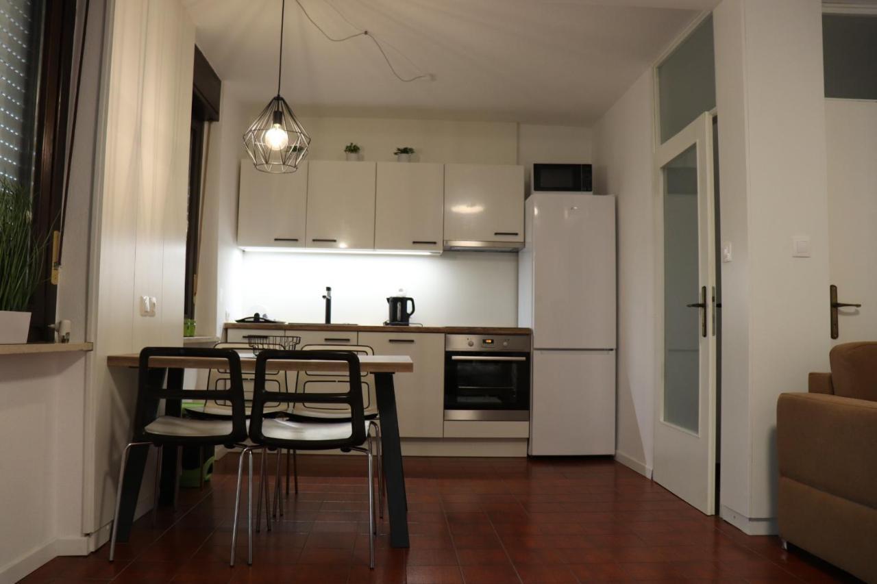 זמברטיה Apartments Zvezdica*** With Garden מראה חיצוני תמונה