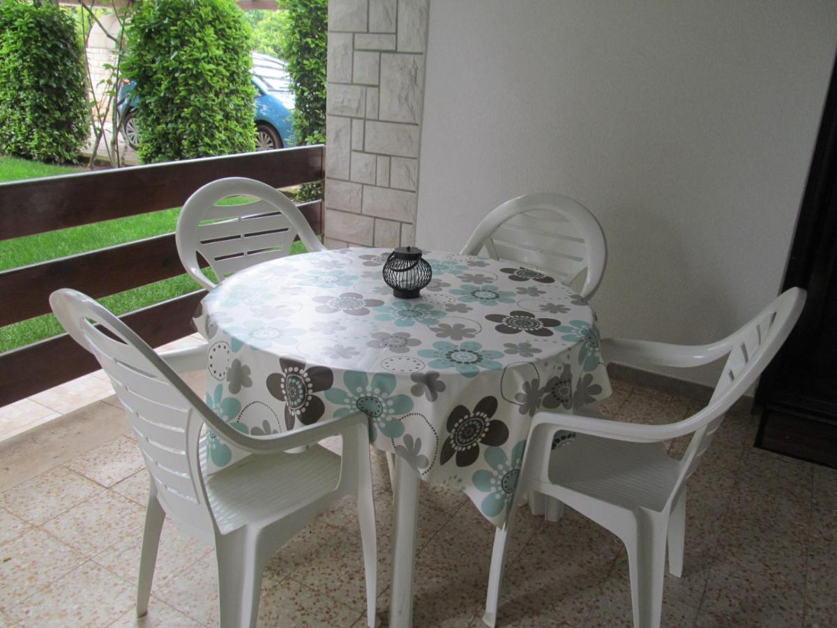 זמברטיה Apartments Zvezdica*** With Garden מראה חיצוני תמונה